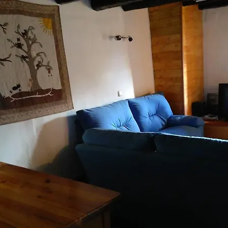 Mandoia Aterpetxea بيت شباب *